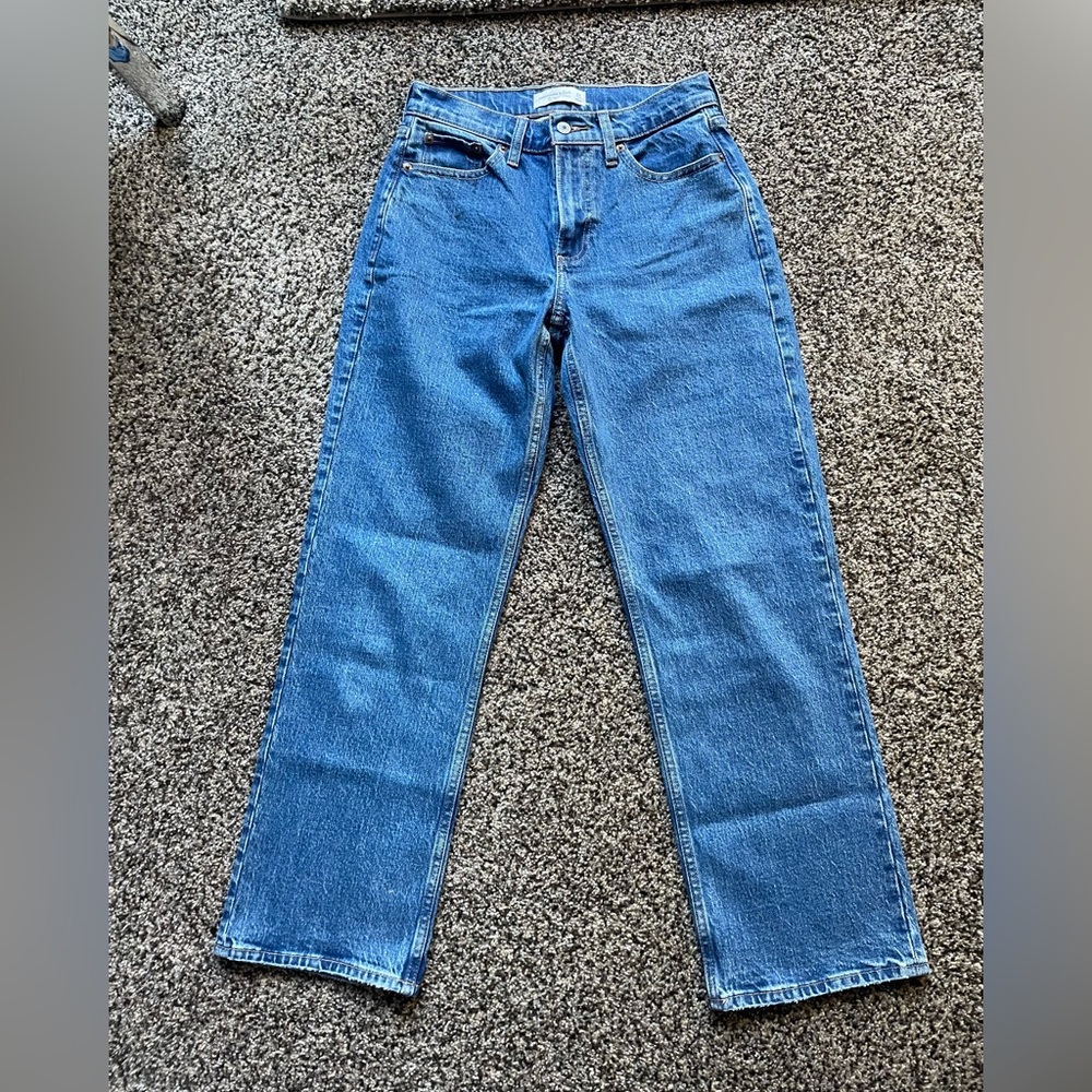 Women’s Abercrombie and Fitch “The Baggy” 24 short